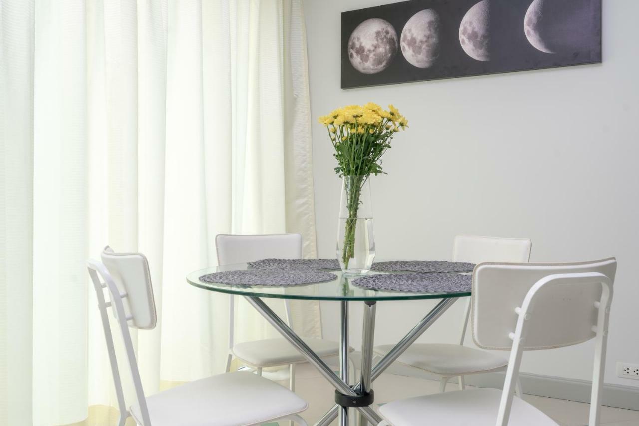 Condor Apartment Nai Harn Exteriör bild