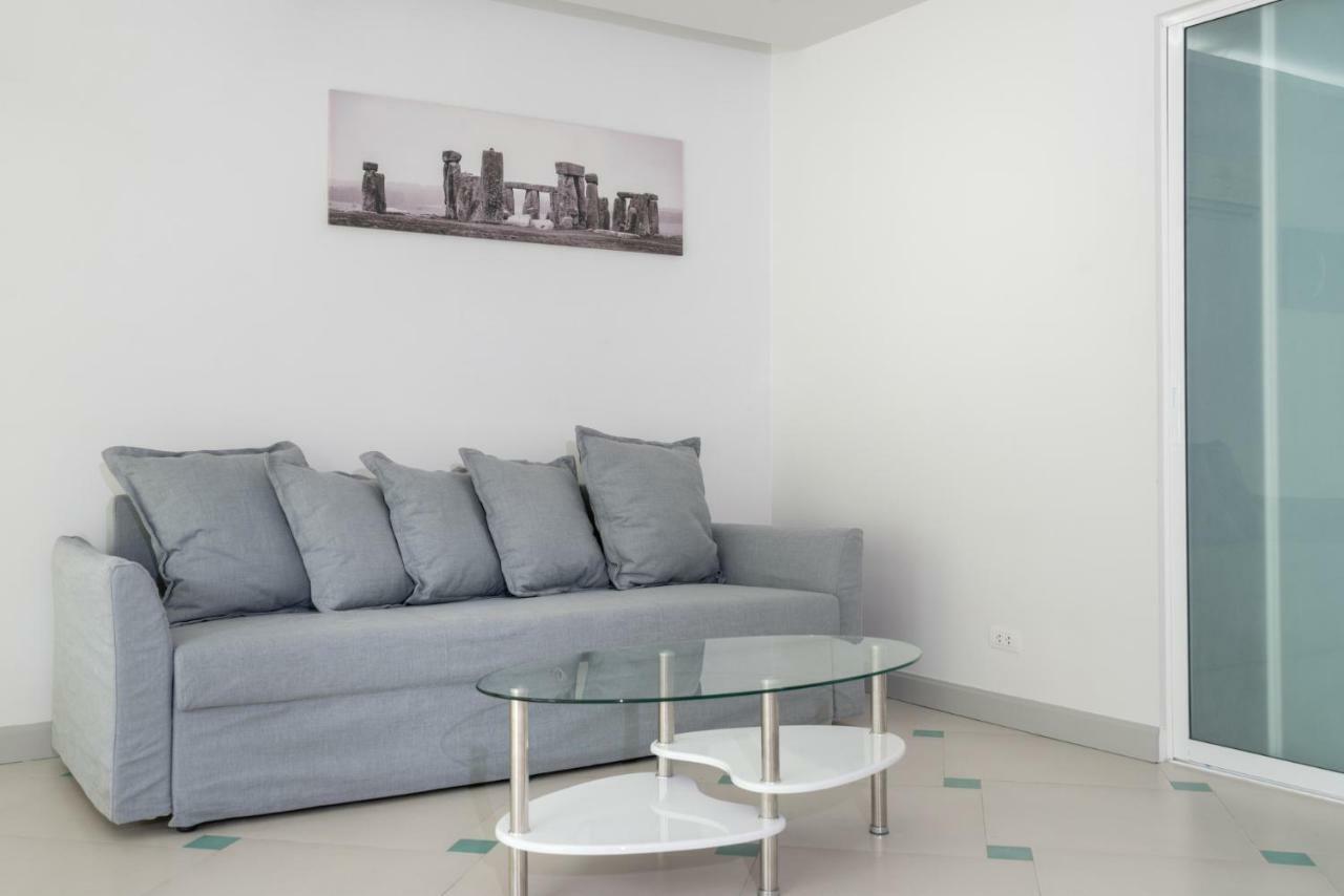Condor Apartment Nai Harn Exteriör bild